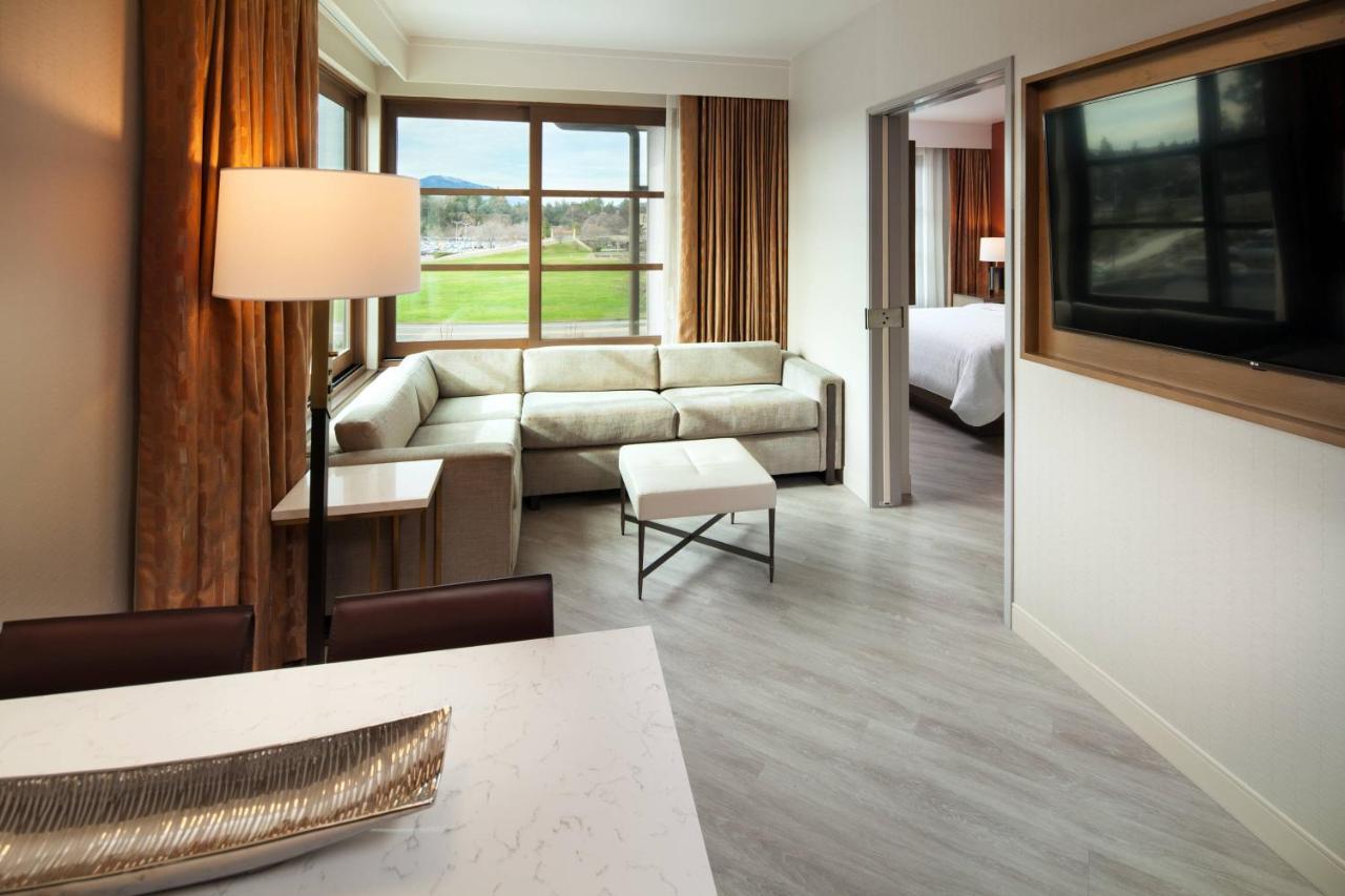 Sheraton At The Sundial Bridge 4*